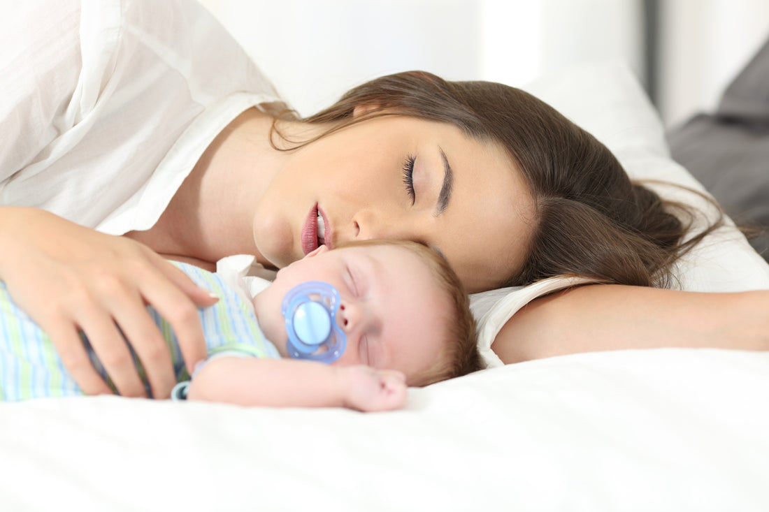 Safe Cosleeping With Baby: is it Bad or Can it Be Your Saving